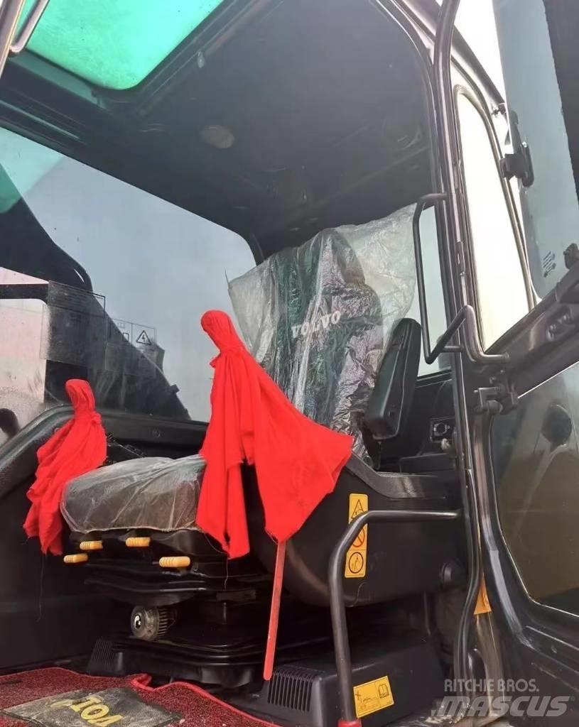 Volvo EC 240 Bagri goseničarji