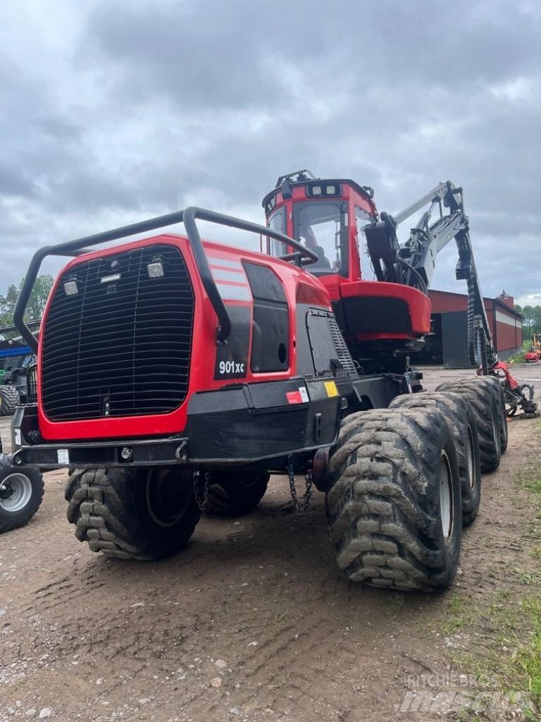 Komatsu 901 XC Harvesterji