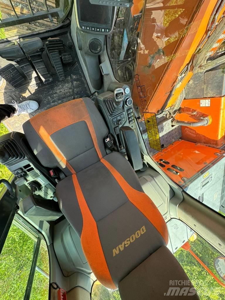 Doosan DX 140 LCR Bagri goseničarji
