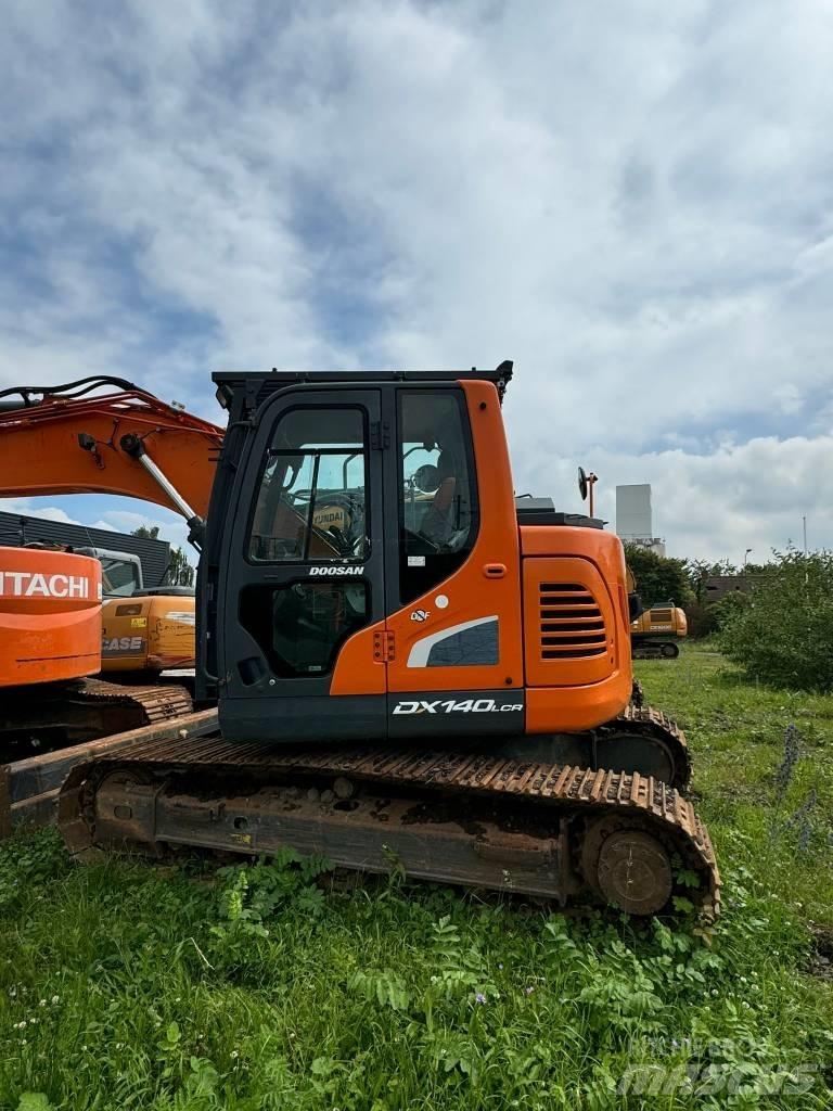 Doosan DX 140 LCR Bagri goseničarji