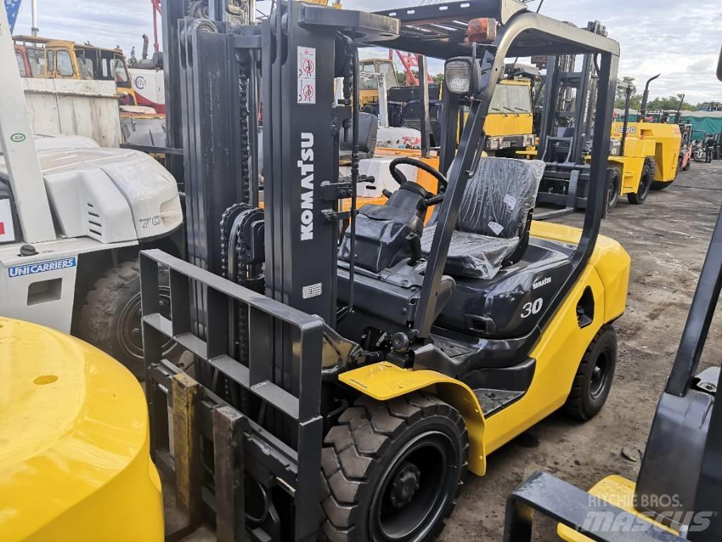 Komatsu 3 Dizelski viličarji