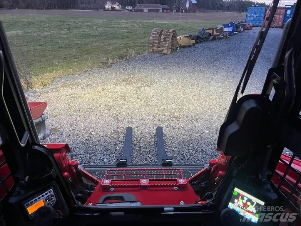 Takeuchi TL12-V2 Skid steer mini nakladalci