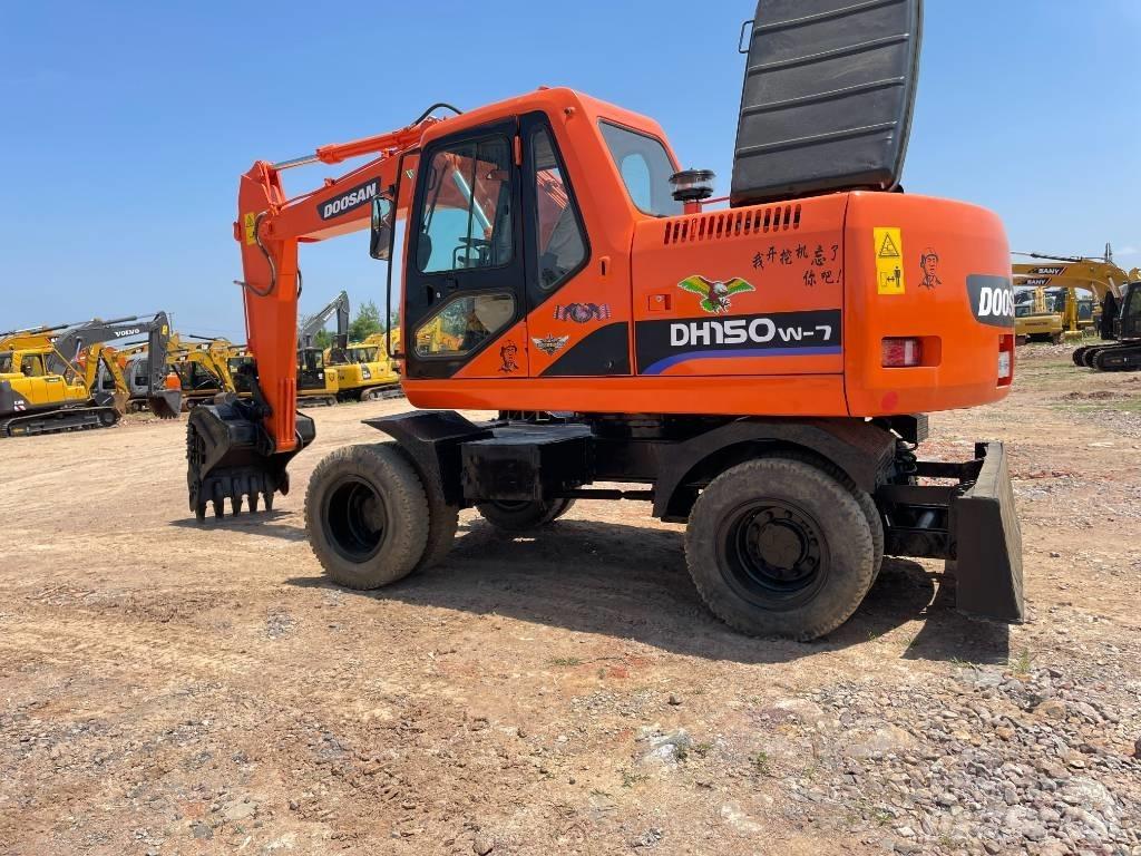 Doosan 150 Bagri na kolesih
