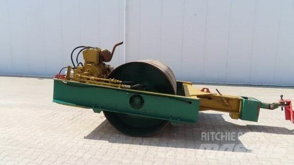 Vibromax W 501 Vlečni vibracijski valjarji
