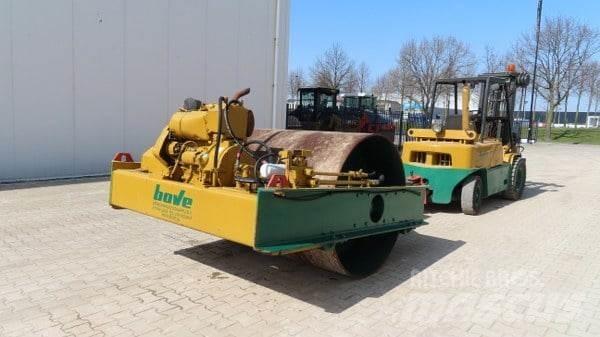 Vibromax W 501 Vlečni vibracijski valjarji