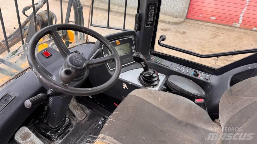 JCB 411 Kolesni nakladalci