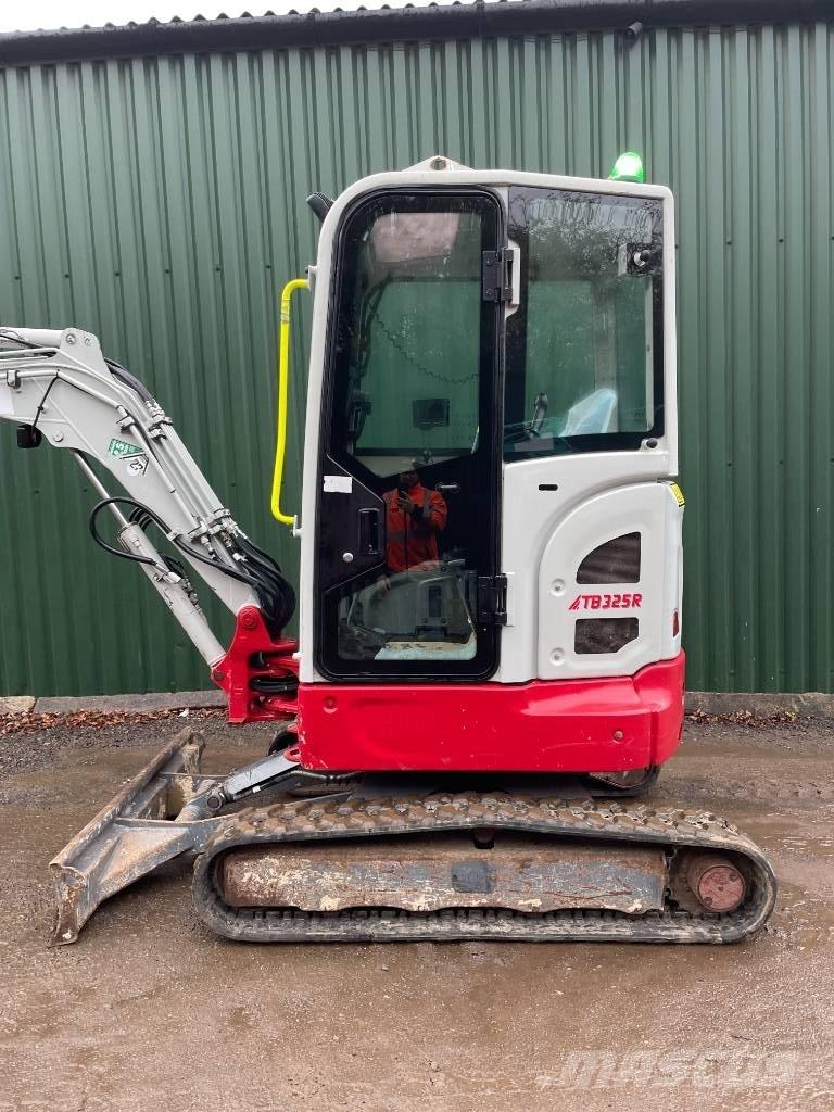 Takeuchi TB 325 R Mini bagri <7t