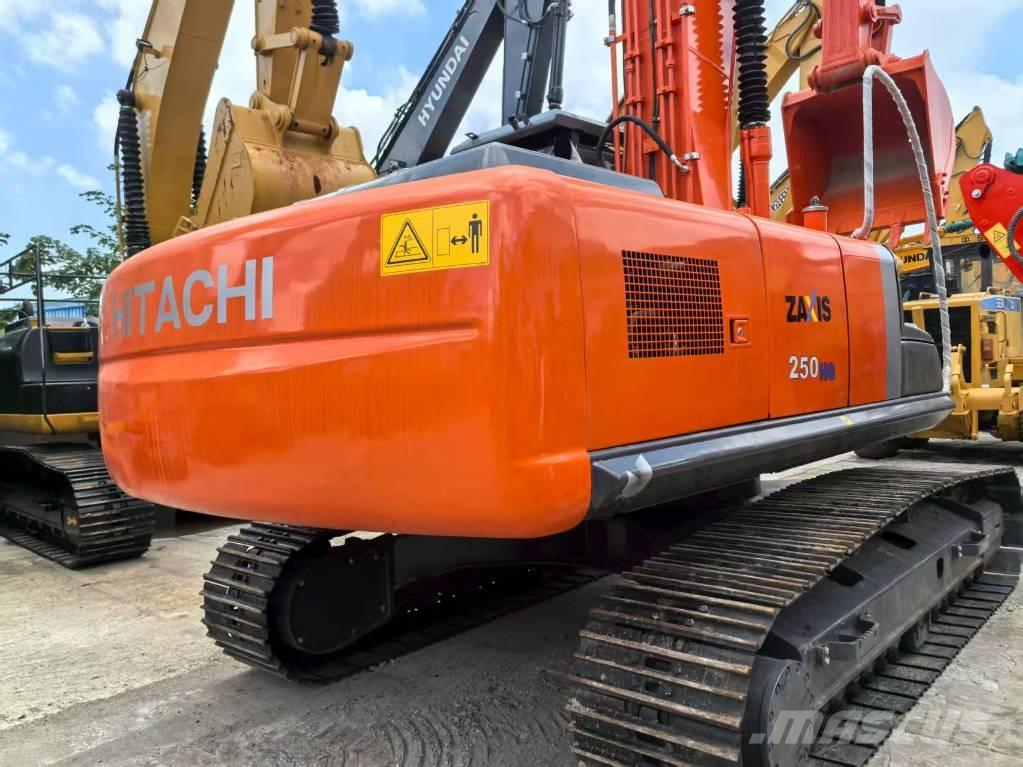 Hitachi ZX 250-3 Midi bagri 7t – 12t