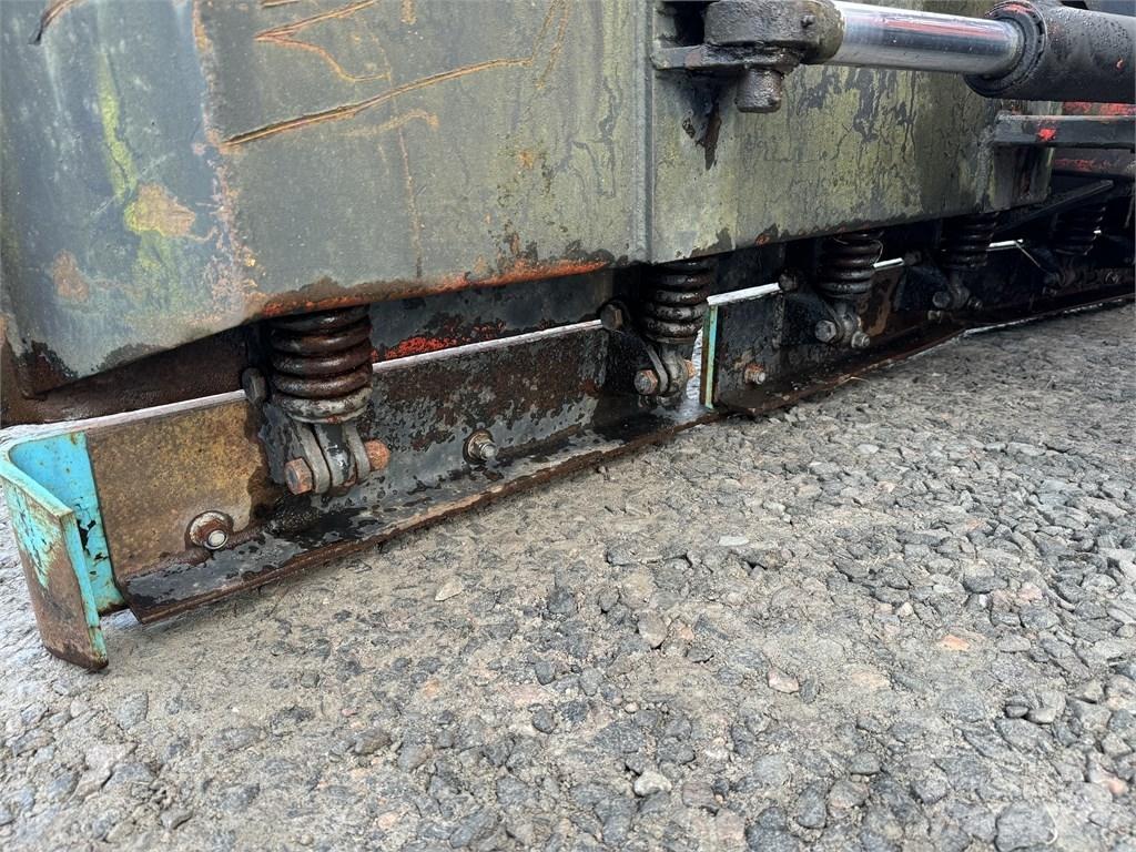 Uni-väg 320 Vikplog Snežne deske in plugi