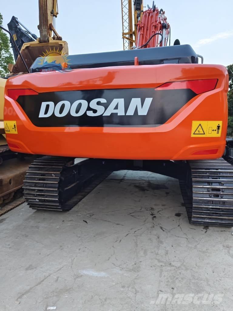 Doosan DX 300 LC Bagri goseničarji