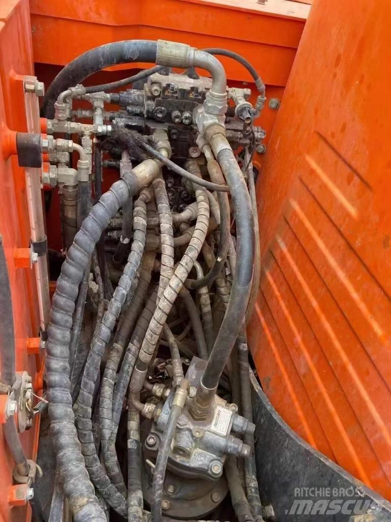Doosan DX 75-9 Bagri goseničarji