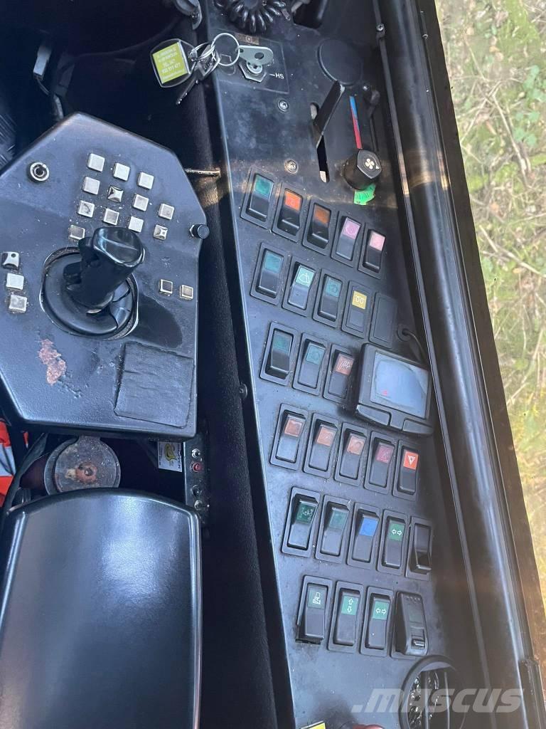 Sampo-Rosenlew 1066 Harvesterji