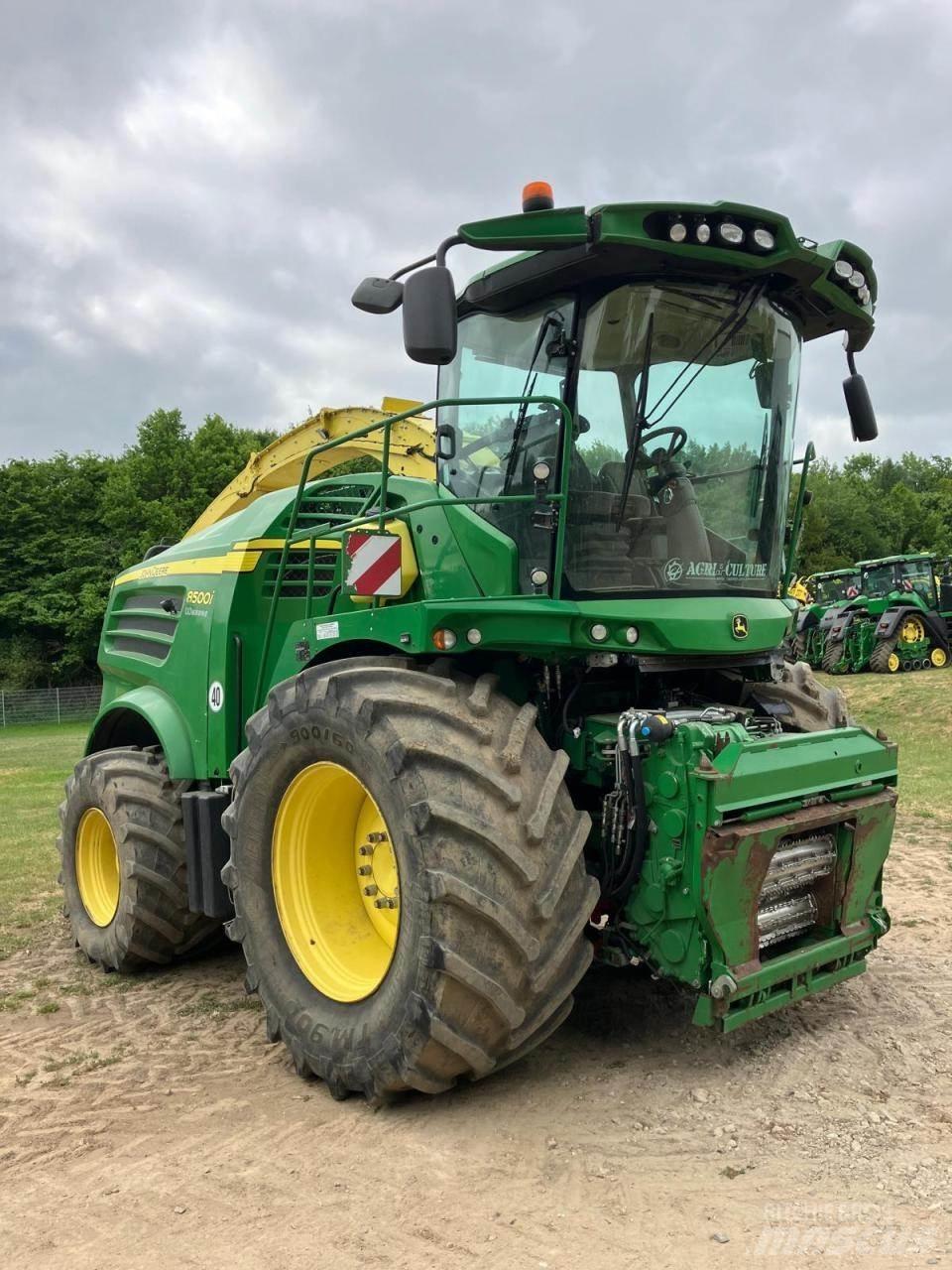 John Deere 8500 Stroji za krmo na lastni pogon