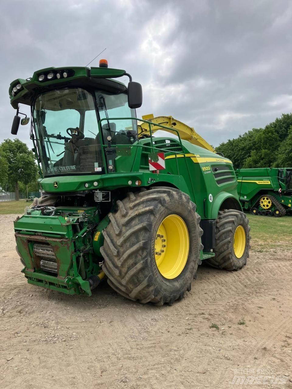 John Deere 8500 Stroji za krmo na lastni pogon
