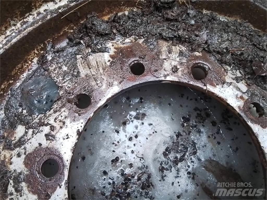 Valmet 890 26x26,5 Gume, kolesa in platišča