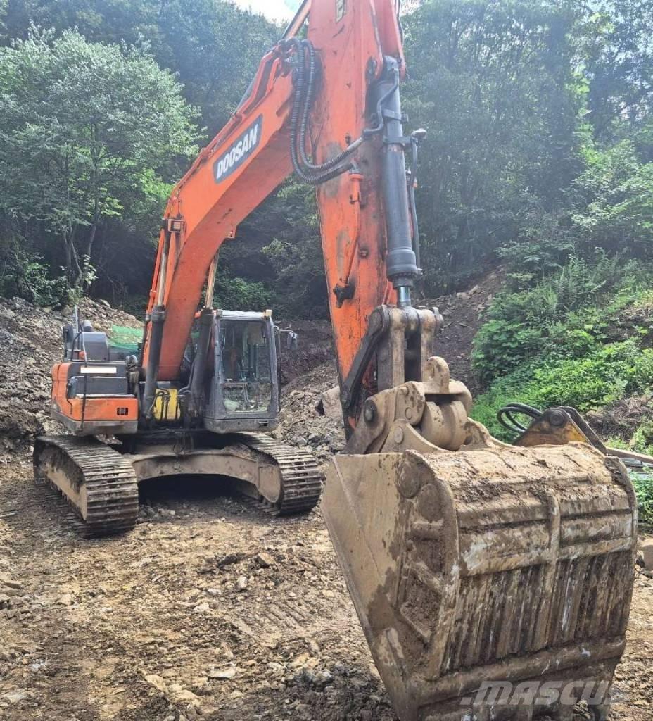 Doosan DX 300 LC-5 Bagri goseničarji