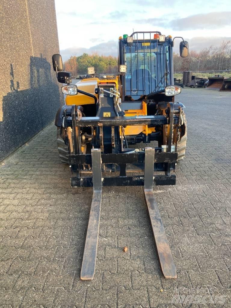 JCB 525-60 E Teleskopski viličarji