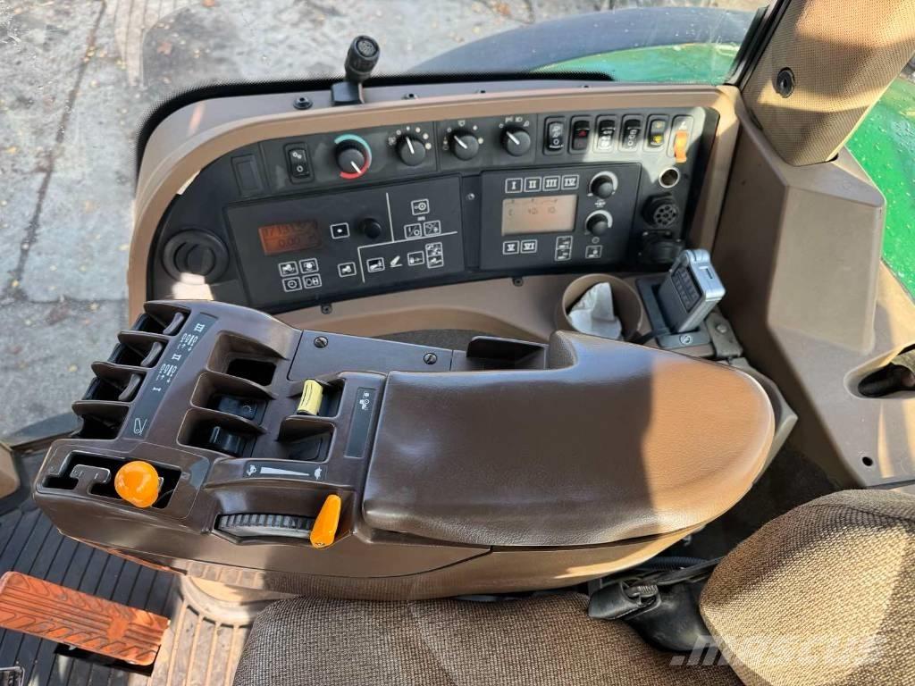 John Deere 8330 Traktorji