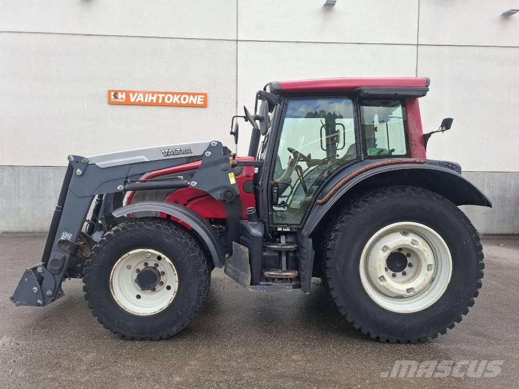 Valtra N 101 Traktorji