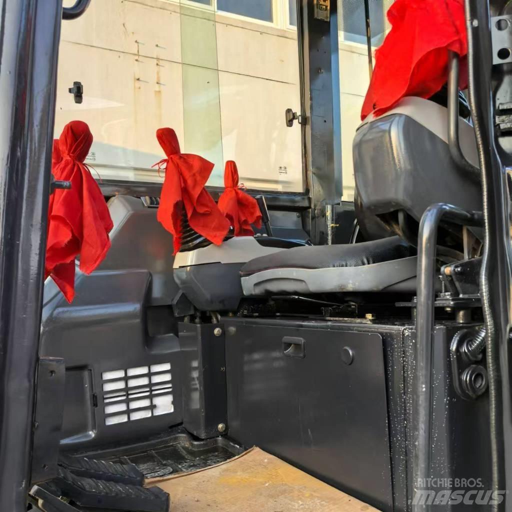 Komatsu PC 55 MR Mini bagri <7t