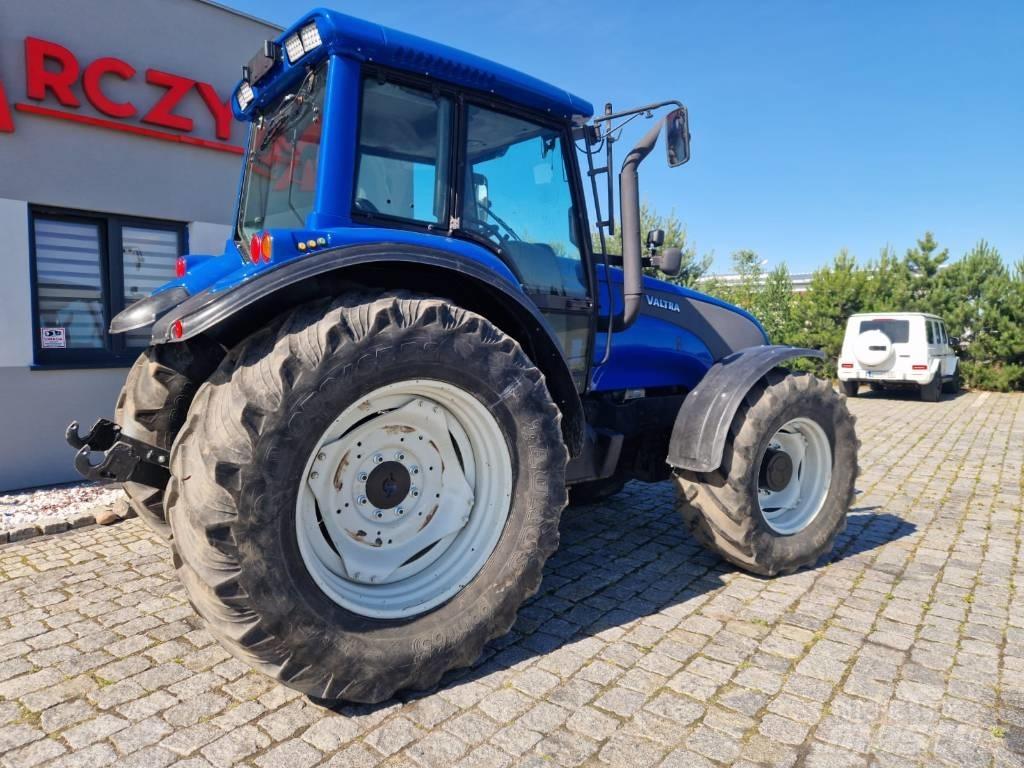 Valtra T 140 Traktorji