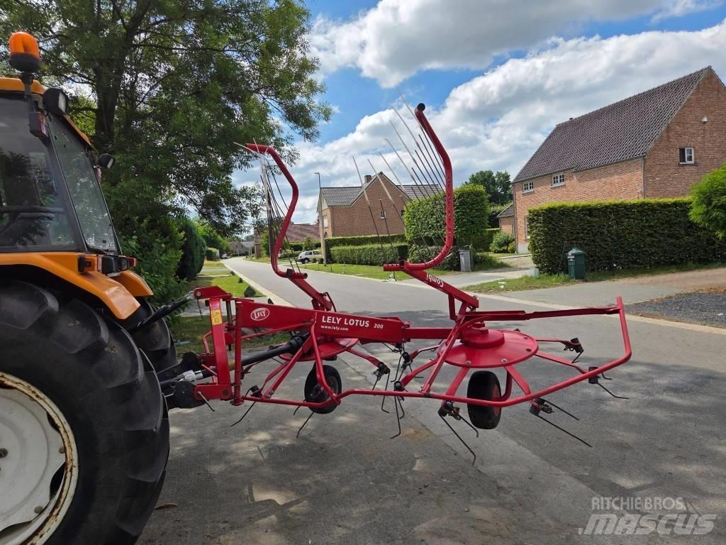 Lely Lotus 300 Combi Obračalniki in zgrabljalniki