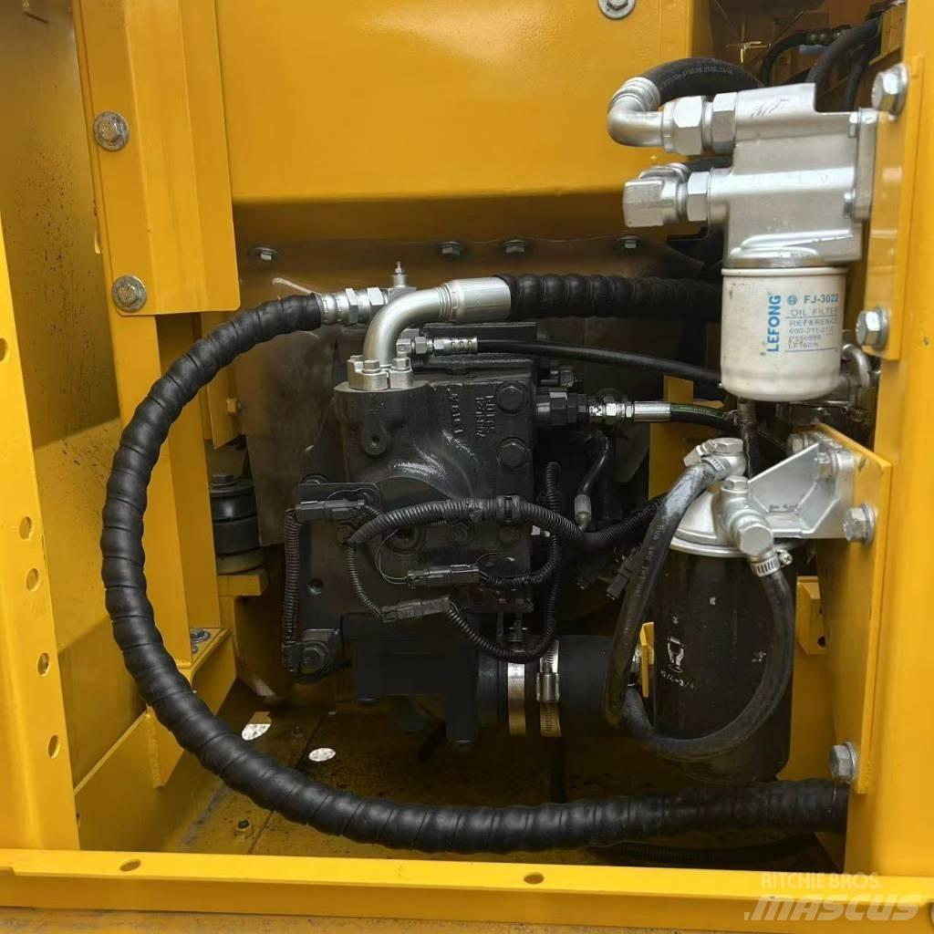 Komatsu 130-7 Bagri goseničarji