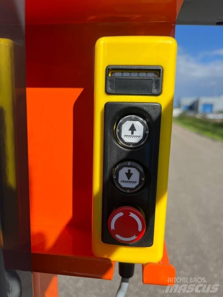 JLG Nano Vertikalna dvigala