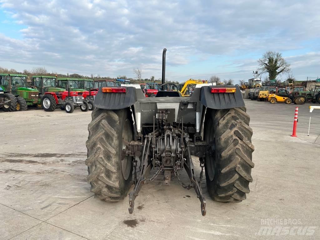 Massey Ferguson 375 Traktorji