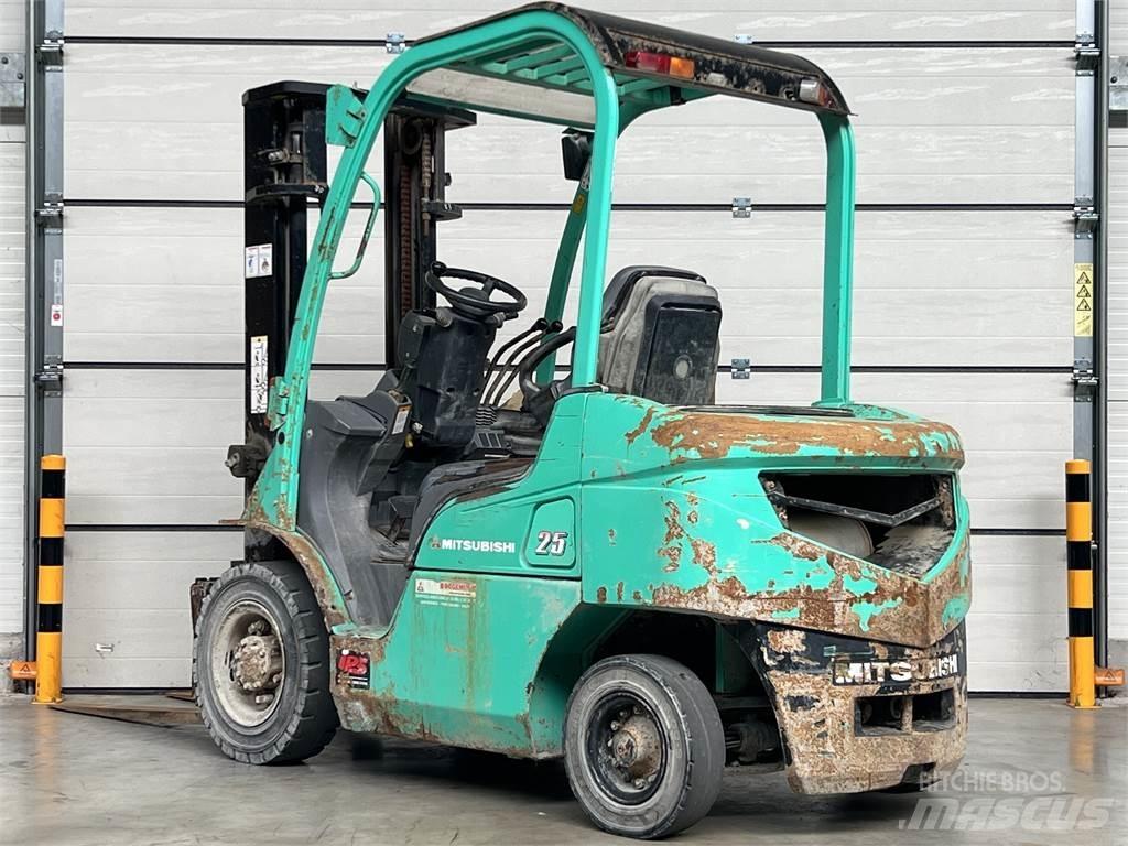 Mitsubishi FD25N Dizelski viličarji