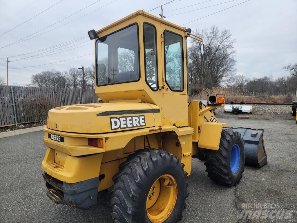 John Deere 244H Kolesni nakladalci