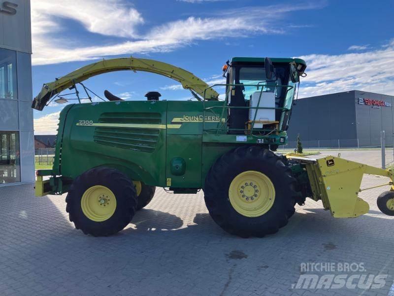 John Deere 7300 Stroji za krmo na lastni pogon