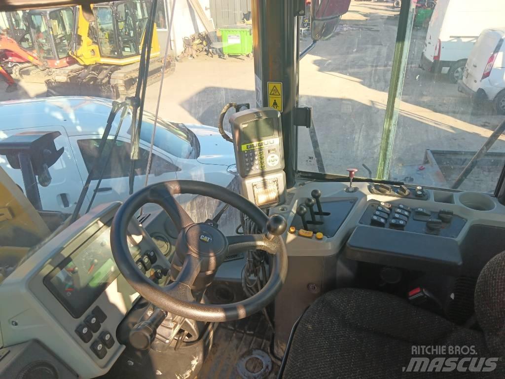 CAT 950 A Kolesni nakladalci