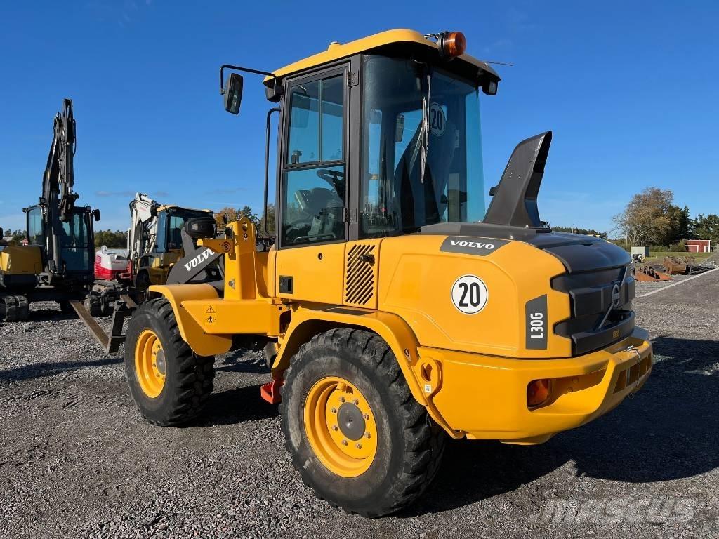 Volvo L 30 G Kolesni nakladalci