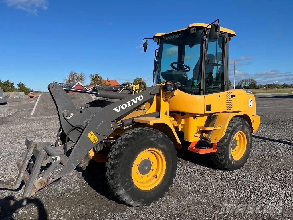 Volvo L 30 G Kolesni nakladalci