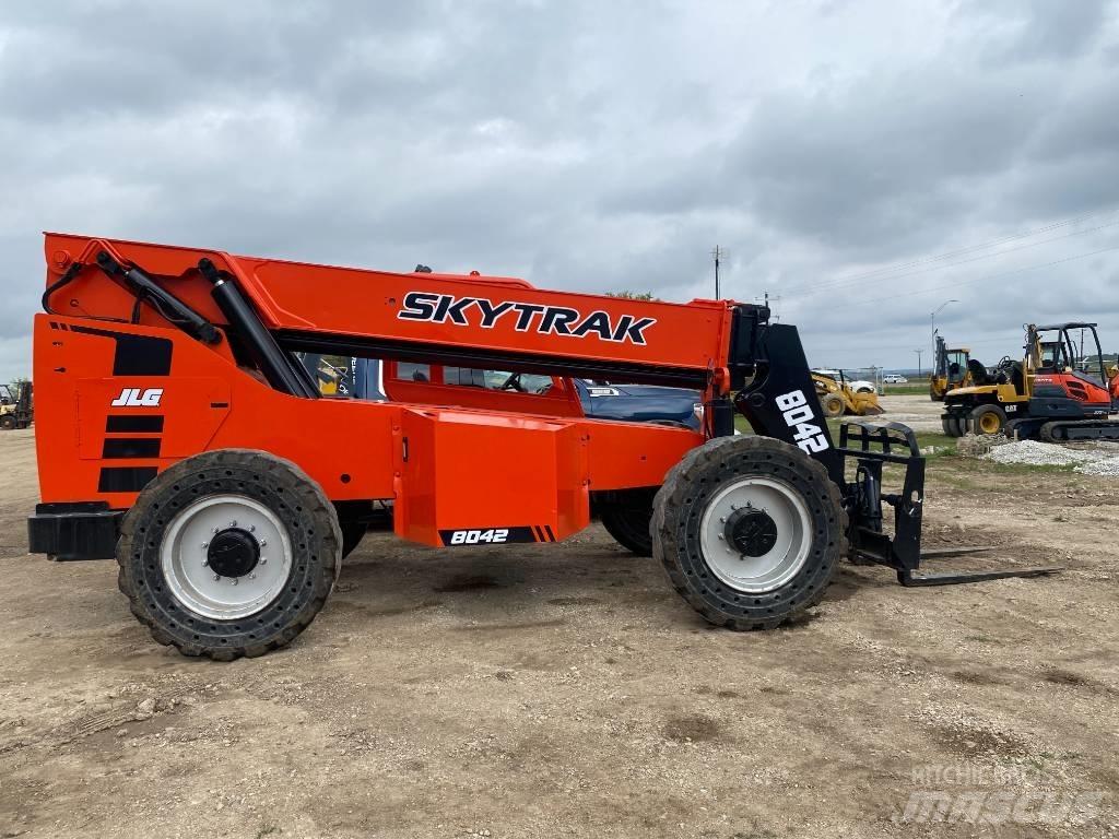 SkyTrak 8042 Teleskopski viličarji