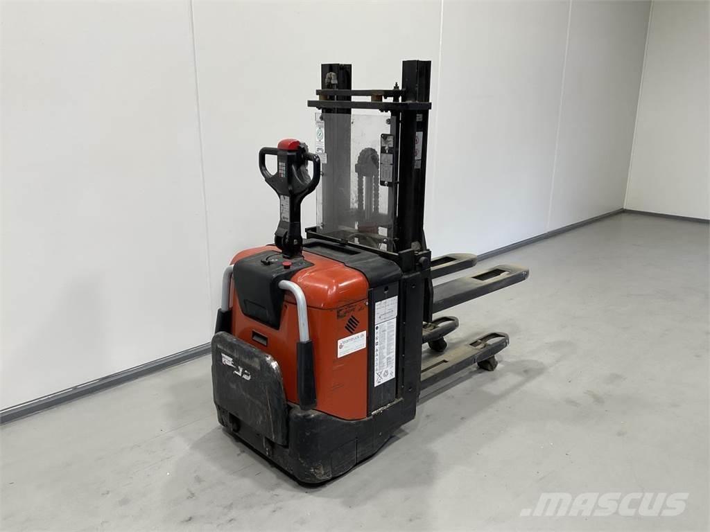 BT SPE125L Samopogonski ročni viličarji