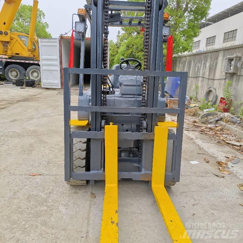 Komatsu 30 Dizelski viličarji