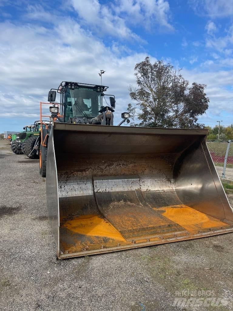 Doosan DL 380-7 Kolesni nakladalci
