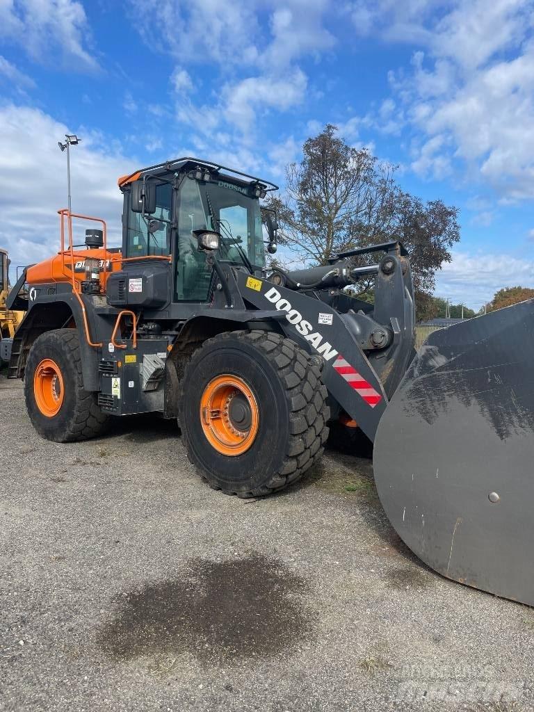 Doosan DL 380-7 Kolesni nakladalci