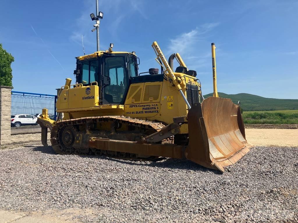 Komatsu D65 EX-18 Buldožerji goseničarji