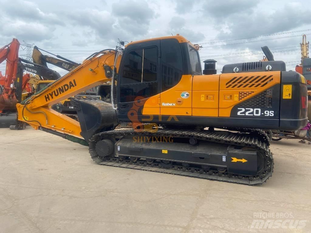 Hyundai Robex 220 Bagri goseničarji