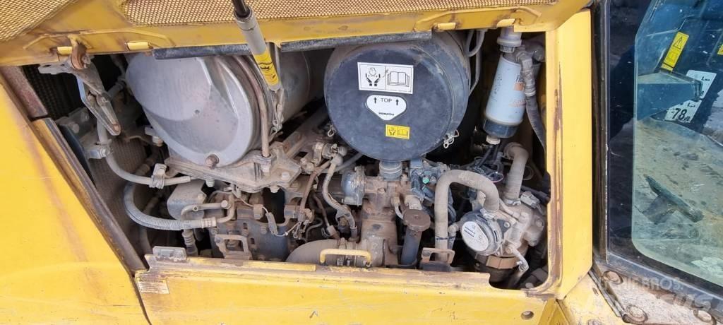 Komatsu D 65 PX-17 Buldožerji goseničarji