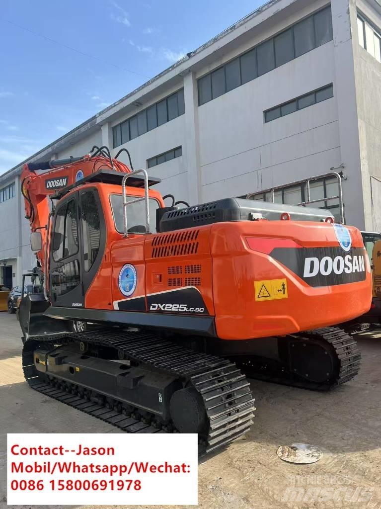 Doosan DX 225 LC Bagri goseničarji