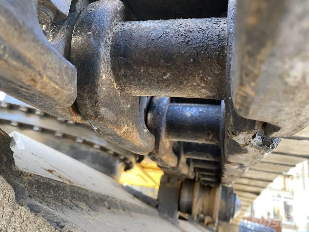 Komatsu PC200 Bagri goseničarji