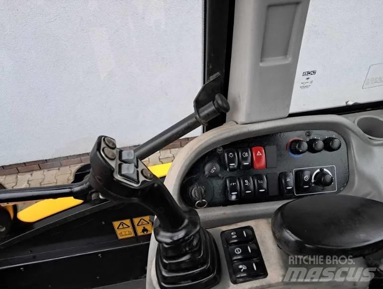 JCB TM 320 S Kmetijski teleskopski nakladalci