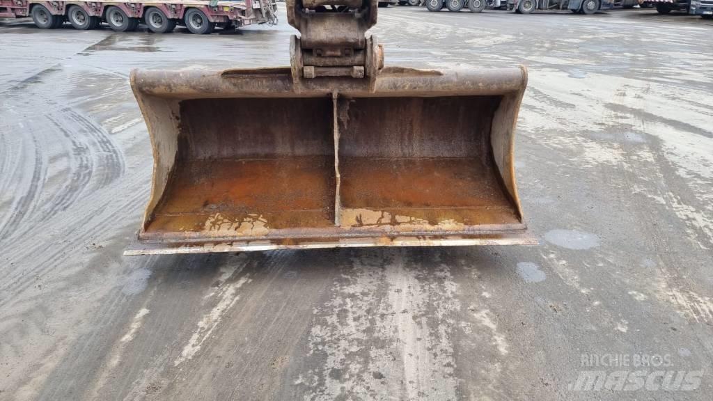 JCB 220 XL Bagri goseničarji