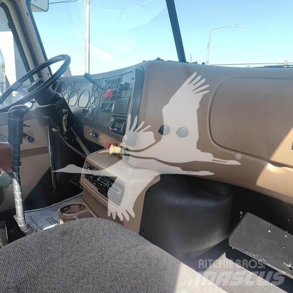Mack CL733 Vlačilci