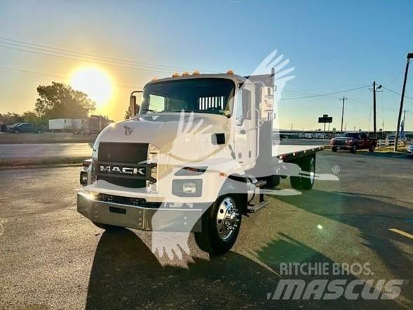Mack MD6 Tovornjaki s kesonom/platojem