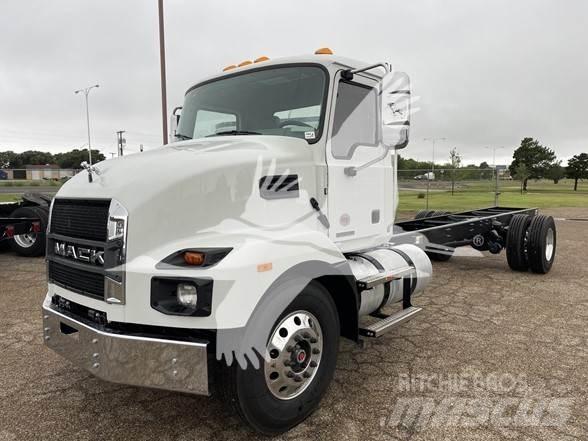 Mack MD6 Tovornjaki s kesonom/platojem